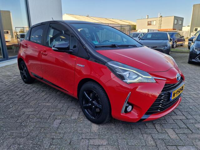 Toyota YARIS 1.5 Hybrid Dynamic Red