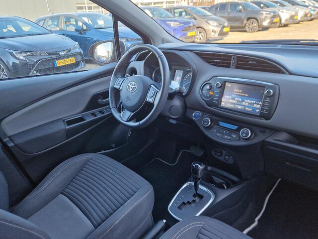 Toyota YARIS 1.5 Hybrid Dynamic Red