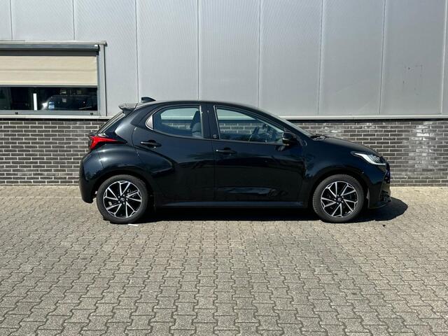Toyota YARIS 1.5 HYB. DYNAMIc stoelverwarming, Climat, Led, Lichtmetaal