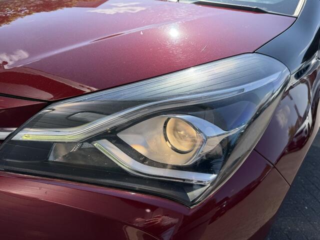 Toyota YARIS 1.5 Hybrid Bi-Tone Plus | Panoramadak | Navigatie | Camera | Climate Control |