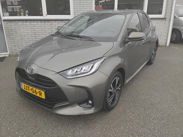 Toyota YARIS 1.5 Hybrid Style blindspot info stoelverwarming