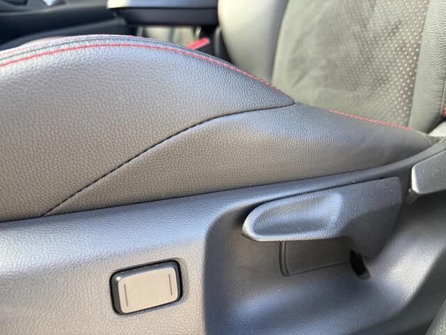 Toyota YARIS Cross 1.5 Hybrid GR Sport JBL Headup Bi-Tone Parkeersensoren