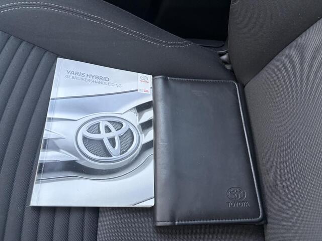 Toyota YARIS 1.5 Hybrid Bi-Tone / Trekhaak / Navigatiesysteem full map / Clima / Cruise /