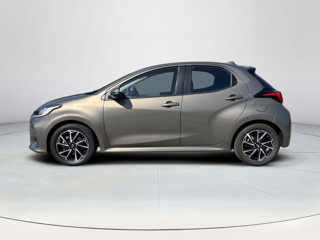 Toyota YARIS 1.5 Hybrid Dynamic | Carplay | Licht metalen velgen | Keyless entry | 1e eigenaar | Dealer onderhouden |