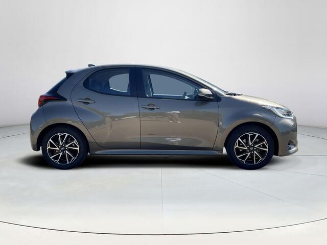 Toyota YARIS 1.5 Hybrid Dynamic | Carplay | Licht metalen velgen | Keyless entry | 1e eigenaar | Dealer onderhouden |