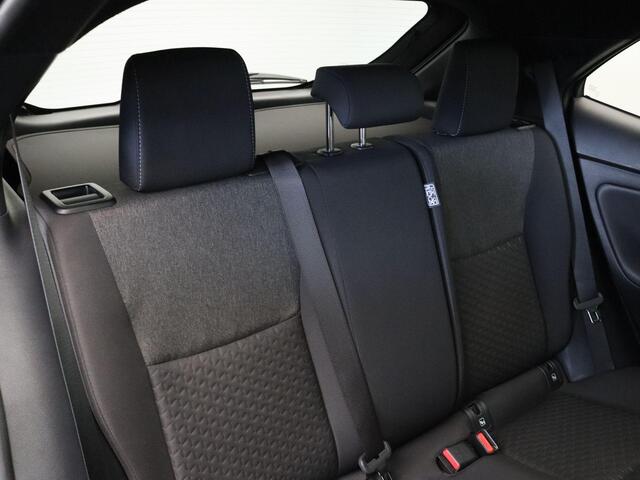 Toyota YARIS Cross 1.5 Hybrid 115 Dynamic | Stoel- en stuurwielverwarming | Voorruitverwarming | LMV | Achteruitrijcamera |