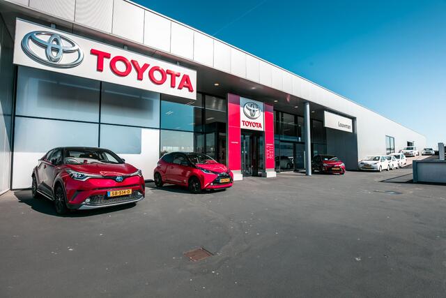 Toyota YARIS Cross 1.5 Hybrid Adventure I NL auto I Bi-Tone kleurstelling I