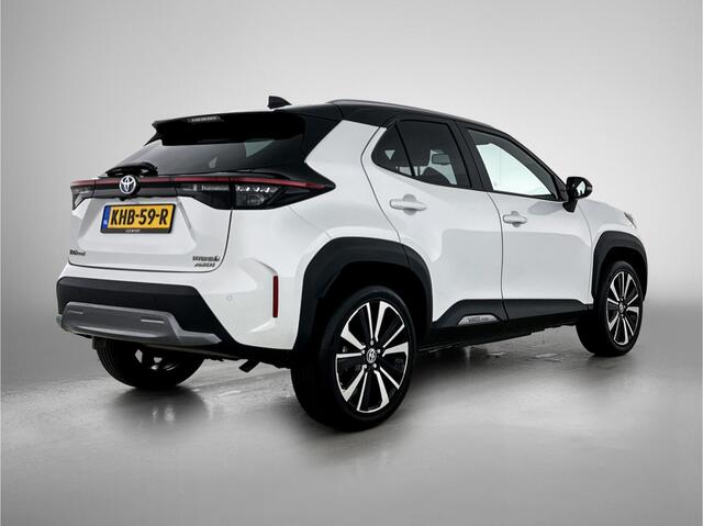 Toyota YARIS Cross 1.5 Hybrid Executive AWD | 4x4 | Premium uitgevoerd | Onderweg-naar-dealer