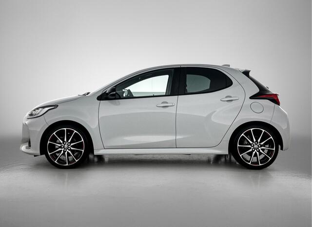 Toyota YARIS 1.5 Hybrid 130 GR SPORT | BTW Voertuig | Sportief uitgevoerd | Stoelverwarming+stuurverwarming |