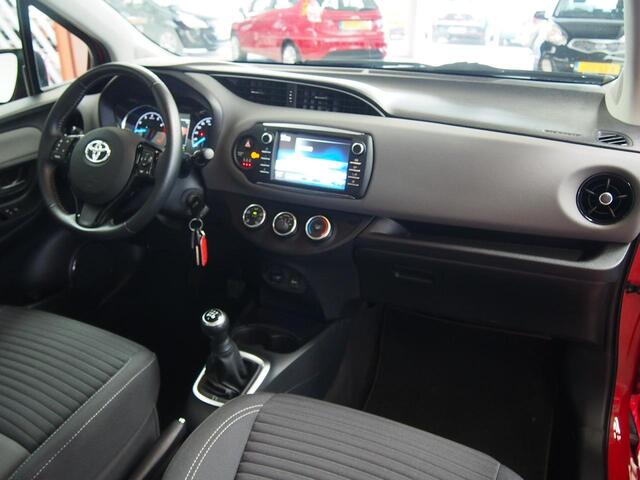 Toyota YARIS 1.0 VVT-i Design Red Camera (APK:Nieuw) Incl.Garantie