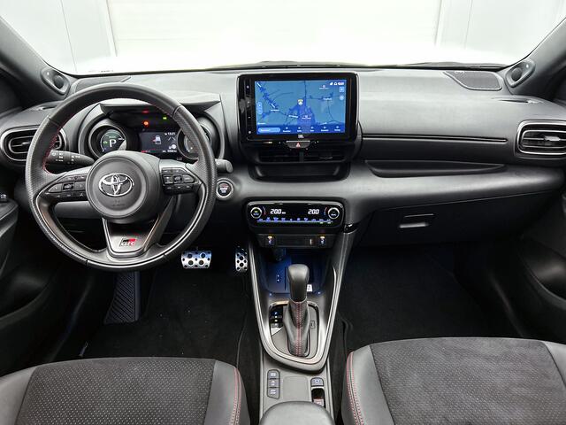 Toyota YARIS 1.5 Hybrid GR Sport Limited + | Dealeronderhouden | JBL Premium sound | Omderweg-naar-dealer