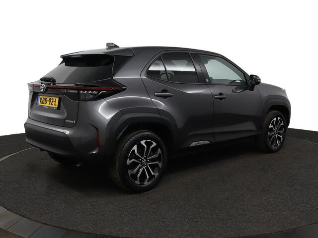 Toyota YARIS Cross 1.5 Hybrid Dynamic | Stoel- en Stuurwielverwarming | Camera | Hoge Instap | Adaptieve Cruise Control | 10 Jaar Garantie! |