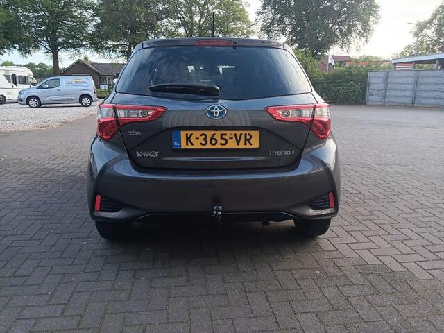 Toyota YARIS 1.5 Hybrid Aspiration Clima/Cruise Camera Elec Ramen/Spiegels inklapbaar Trekhaak Stoelverw