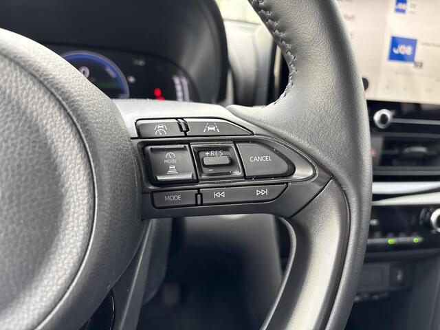 Toyota YARIS Cross 1.5 Hybrid 115 Dynamic **DODEHOEK DETECTIE/ STUURVERWARMING/ PARKEERSENSOREN**