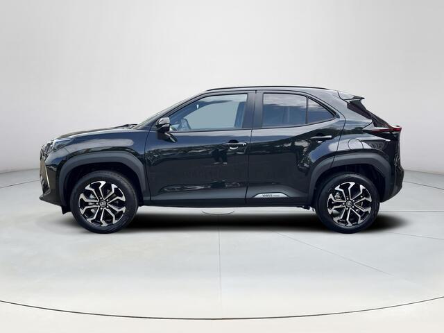 Toyota YARIS Cross 1.5 Hybrid 115 Dynamic | Oostendorp 50 jarig jubileum editie | Night sky black metallic | Nieuw uit voorraad leverbaar |