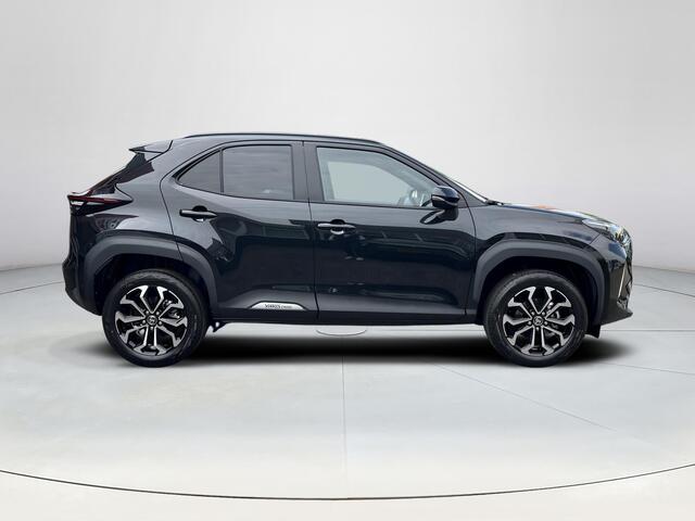 Toyota YARIS Cross 1.5 Hybrid 115 Dynamic | Oostendorp 50 jarig jubileum editie | Night sky black metallic | Nieuw uit voorraad leverbaar |