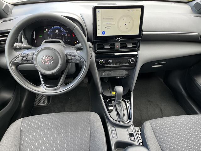 Toyota YARIS Cross 1.5 Hybrid 115 Dynamic | Oostendorp 50 jarig jubileum editie | Night sky black metallic | Nieuw uit voorraad leverbaar |