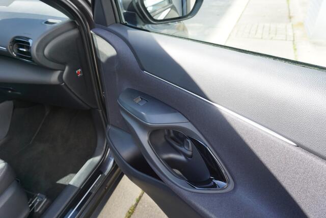 Toyota YARIS Cross 1.5 Hybrid 130 Dynamic |Navi|Carplay|Dodehoek|PDC V+A|Camera|Stoel en stuurverw.|