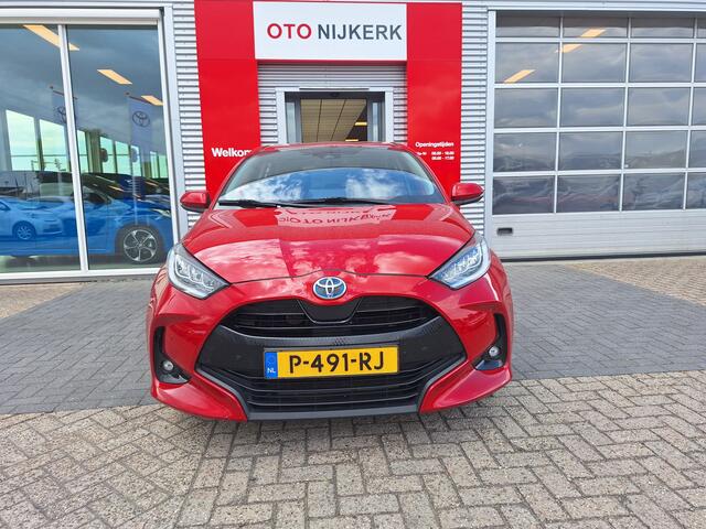 Toyota YARIS 1.5 Hybrid Dynamic met parkeersensoren voor en achter