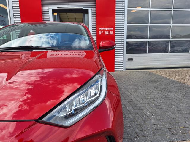 Toyota YARIS 1.5 Hybrid Dynamic met parkeersensoren voor en achter