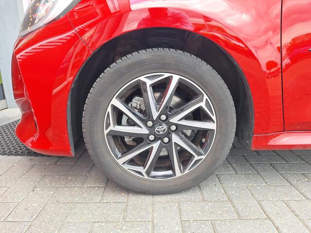 Toyota YARIS 1.5 Hybrid Dynamic met parkeersensoren voor en achter