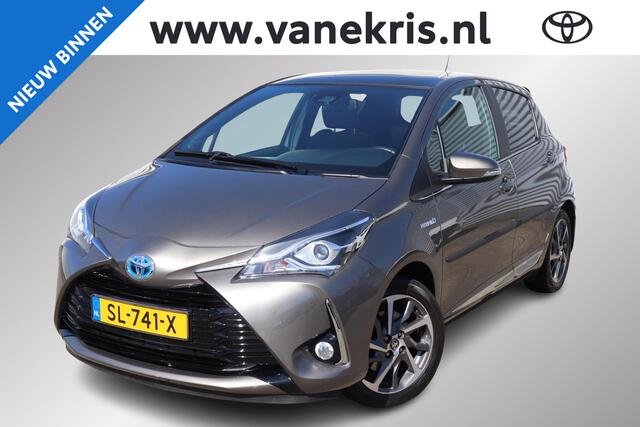 Toyota YARIS 1.5 Hybrid Premium, Pano, Halfleder, Parkeerhulpcamera, Dealer onderhouden!