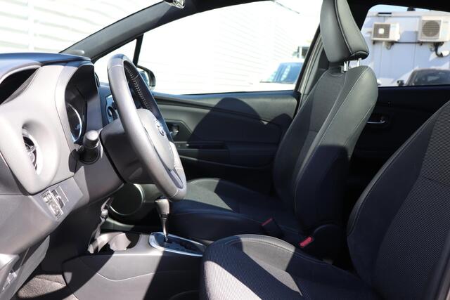 Toyota YARIS 1.5 Hybrid Premium, Pano, Halfleder, Parkeerhulpcamera, Dealer onderhouden!