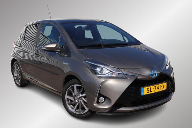 Toyota YARIS 1.5 Hybrid Premium, Pano, Halfleder, Parkeerhulpcamera, Dealer onderhouden!