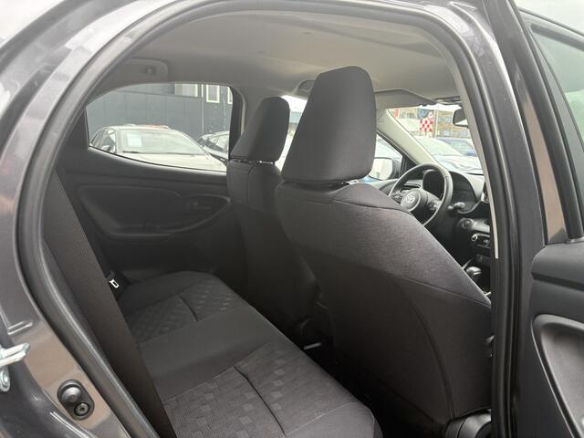 Toyota YARIS 1.5 Hybrid 115 Business Plus