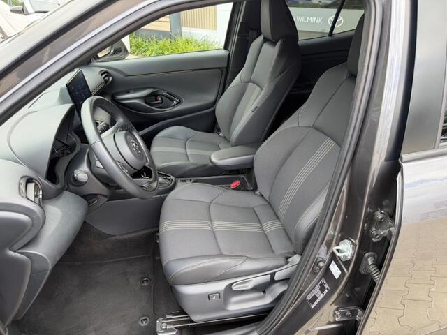 Toyota YARIS Cross 1.5 Hybrid Adventure | JBL | Blindspot | Head-up | PDC