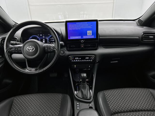 Toyota YARIS 1.5 Hybrid 130 Executive | Navigatie | BLS | PDC | Stuur-Stoelverwarming |