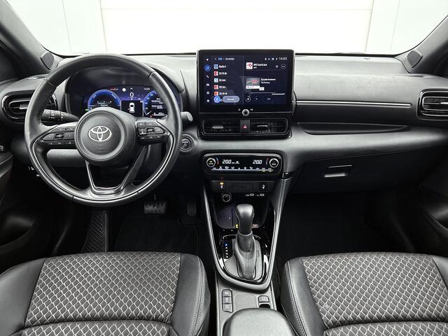 Toyota YARIS 1.5 Hybrid 130 Executive | BTW Voertuig | Parkeersensoren V+A | Stoelverwarming | Draadloos opladen | Apple CarPlay/Android Auto draadloos | Adaptive Cruise Control | Onderweg-Naar-Dealer