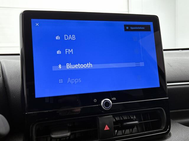 Toyota YARIS 1.5 Hybrid 130 Executive | BTW Voertuig | Parkeersensoren V+A | Stoelverwarming | Draadloos opladen | Apple CarPlay/Android Auto draadloos | Adaptive Cruise Control | Onderweg-Naar-Dealer