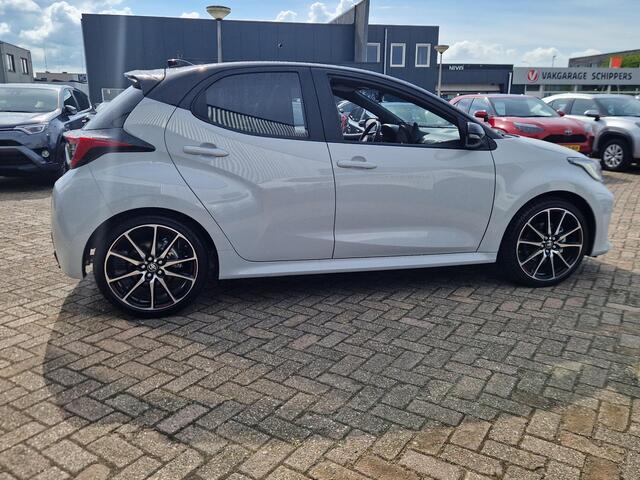 Toyota YARIS 1.5 Hybrid 130 GR SPORT plus pack Panoramadak