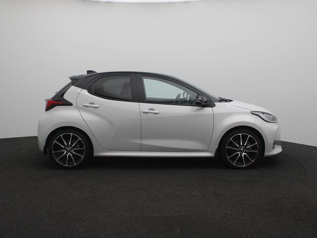 Toyota YARIS 1.5 Hybrid GR Sport | Apple Carplay/Android | cruise control adaptief | electronic climate control | lederen/microvezel bekleding | LED koplampen | lichtmetalen velgen multi-spaaks 18" |