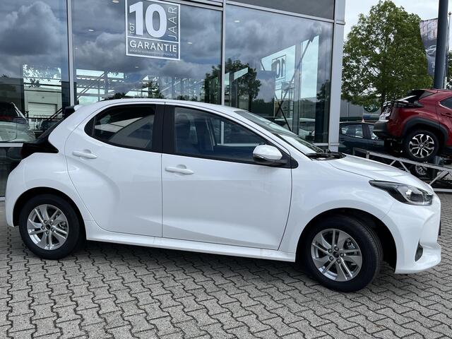 Toyota YARIS 1.5 Hybrid 115 Active NIEUW VAN ¤ 28769,- VOOR ¤ 25250,-