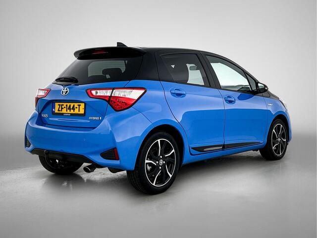Toyota YARIS 1.5 Hybrid SkyBlue | Panoramadak | Trekhaak | Safety Pakket | LED | PDC voor en achter | Unieke Uitvoering |