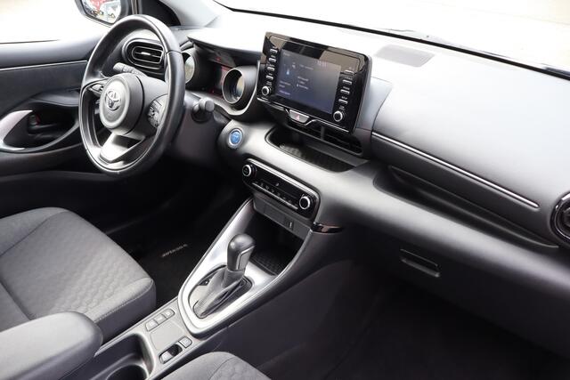 Toyota YARIS 1.5 Hybrid Dynamic Dealeronderhouden! Nederlandse auto/Achteruitrijcamera/Apple carplay/Adaptieve Cruise control/Lane assist/Climate control/DAB/Bluetooth