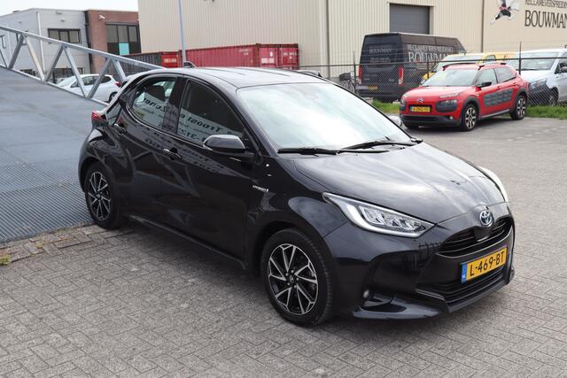 Toyota YARIS 1.5 Hybrid Dynamic Dealeronderhouden! Nederlandse auto/Achteruitrijcamera/Apple carplay/Adaptieve Cruise control/Lane assist/Climate control/DAB/Bluetooth