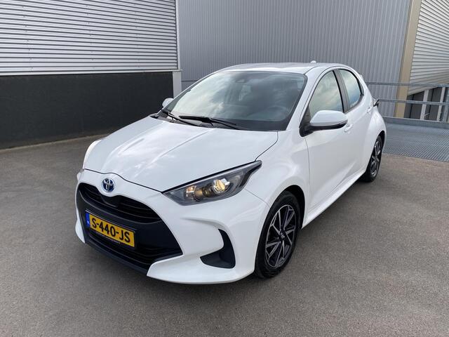 Toyota YARIS 1.5 Hybrid Active Dynamic-special Nieuw geleverd, dealeronderhouden, Lichtmetalen velgen, Achteruitrijcamera, Adaptieve cruise control