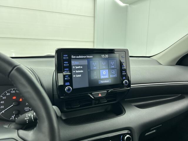 Toyota YARIS 1.5 Hybrid Business Plus | Dealer Onderhouden | Stoel+stuurverwarming | Climate control | Cruise Control Adaptive | Apple CarPlay/Android Auto | Onderweg-naar-dealer