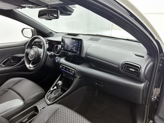 Toyota YARIS 1.5 Hybrid Executive Bi-tone | BTW voertuig | Head-Up Display | Dodehoek detectie | Parkeersensoren voor+achter | Stoelverwarming | Apple CarPlay/Android auto | Onderweg-naar-dealer