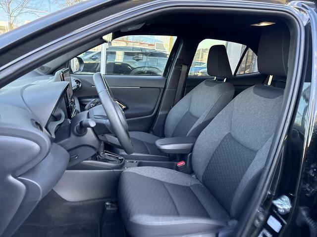 Toyota YARIS Cross 1.5 Hybrid 115 Dynamic **TWEEDE PINKSTERDAG GEOPEND/ DODEHOEK DETECTIE/ STUURVERWARMING/ KEYLESS**