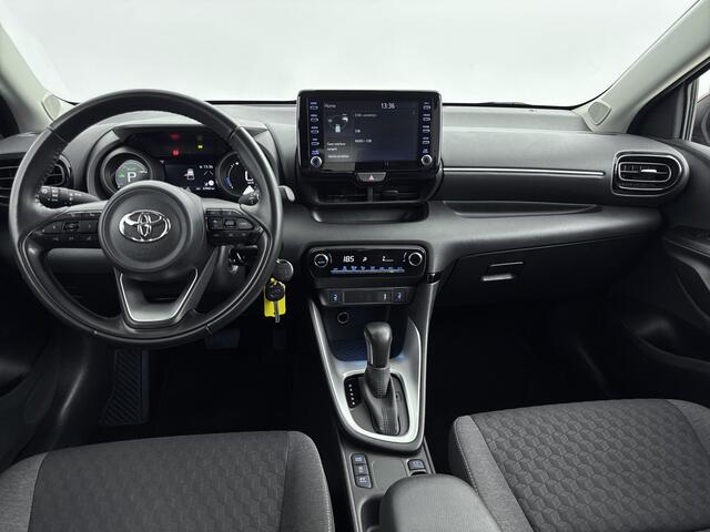 Toyota YARIS 1.5 Hybrid Dynamic Limited | Binnenspiegel Automatisch Dimmend | Apple Carplay/Android Auto | Stoelverwarming | Metallic Lak |