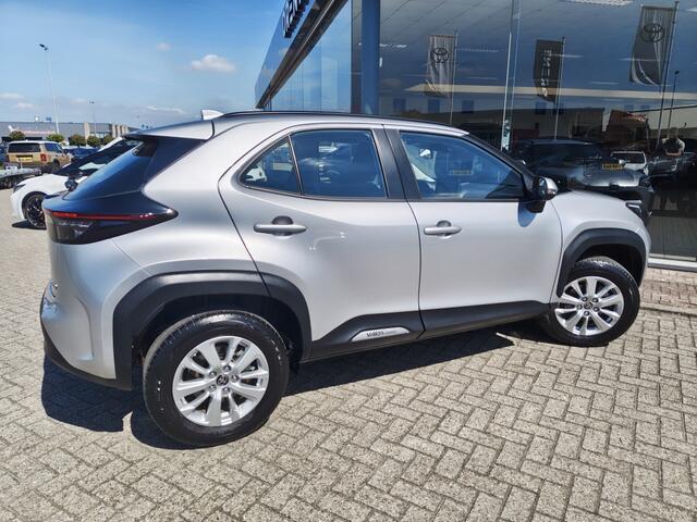 Toyota YARIS Cross 1.5 Hybrid Dynamic | HUD | Sensoren v/a | El. Achterklep | Stoel