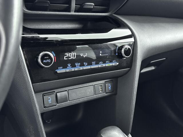Toyota YARIS Cross 1.5 Hybrid Dynamic | Dodehoekdetectie | Parkeersensoren V+A | Stoelverwarming *