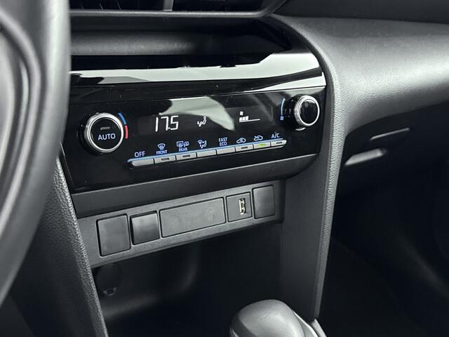 Toyota YARIS Cross 1.5 Hybrid Active Keyless Entry/Start | Parkeersensoren Voor + Achter | Climate Control **