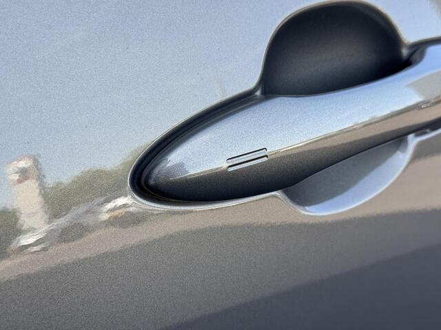 Toyota YARIS 1.5 Hybrid Dynamic NL Auto | Climate control | Keyles entry | startknop