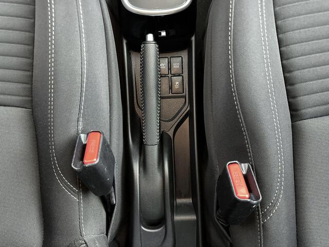 Toyota YARIS 1.5 Hybrid 100Pk Bi-Tone | Airco | Achteruitrijcamera | Armsteun | Climate Control | LED Dagrijverlichting