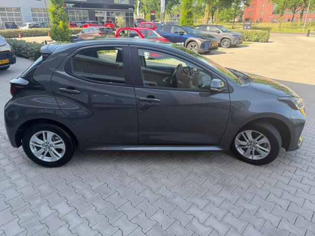 Toyota YARIS 1.5 Hybrid 115 Dynamic Limited | Parkeersensoren